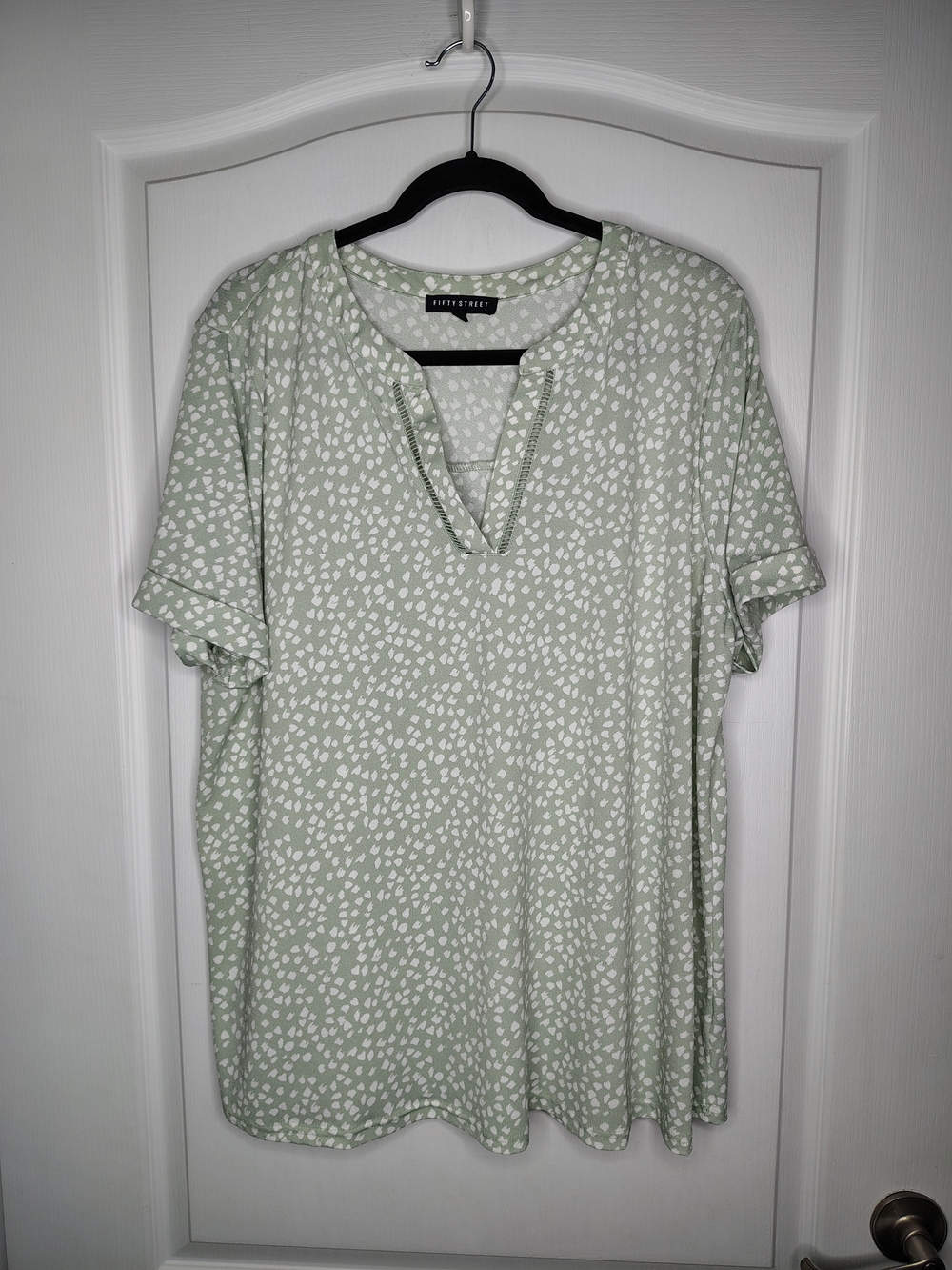Petite Studio Sage Printed Notch-Neck Short Sleeve Blouse